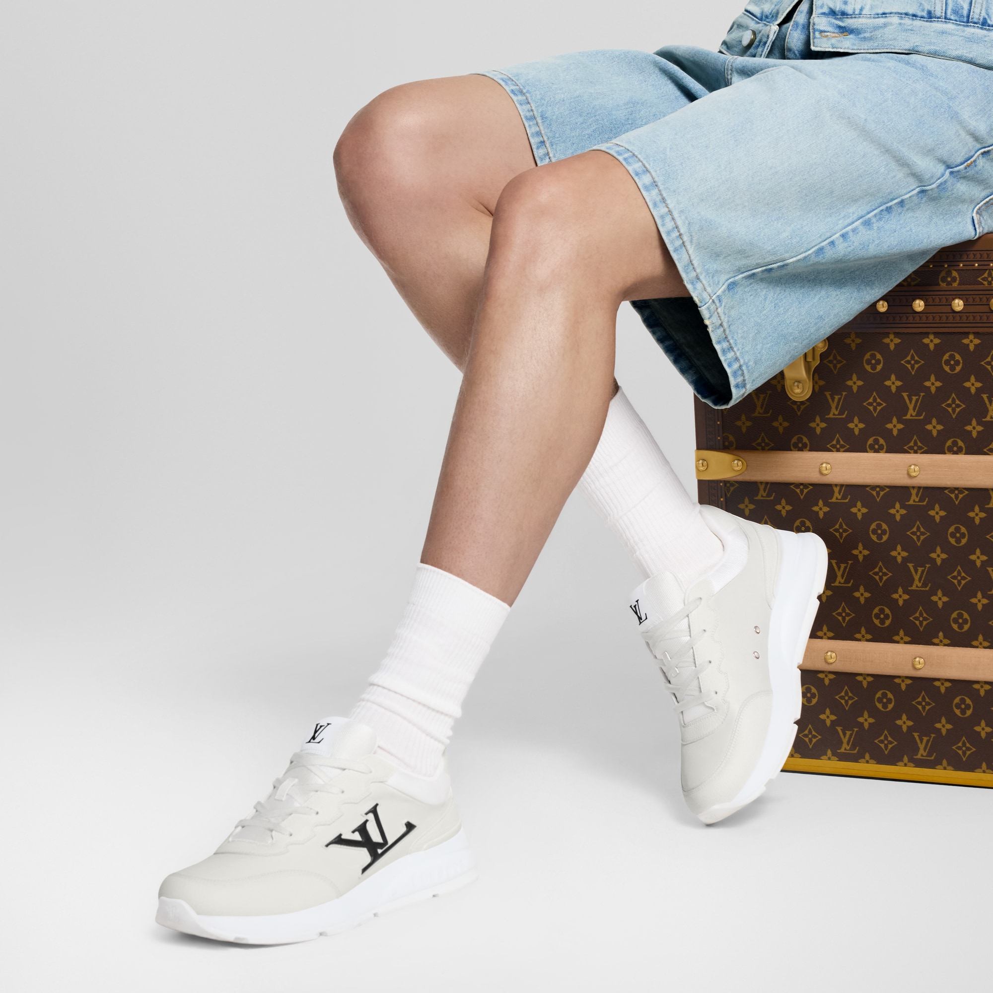 LOUIS VUITTON ルイヴィトン LV クラシック スニーカー 6 白 LV Classic Sneaker - Shoes | LOUIS VUITTON